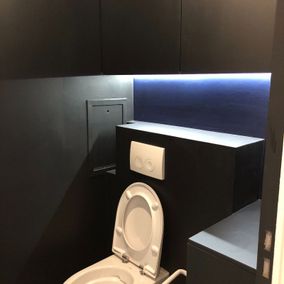 toilettes avec lumières